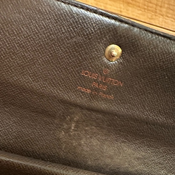 Louis Vuitton Damier Ebene Wallet (With Crossbody Attachments) - Picture 14 of 15